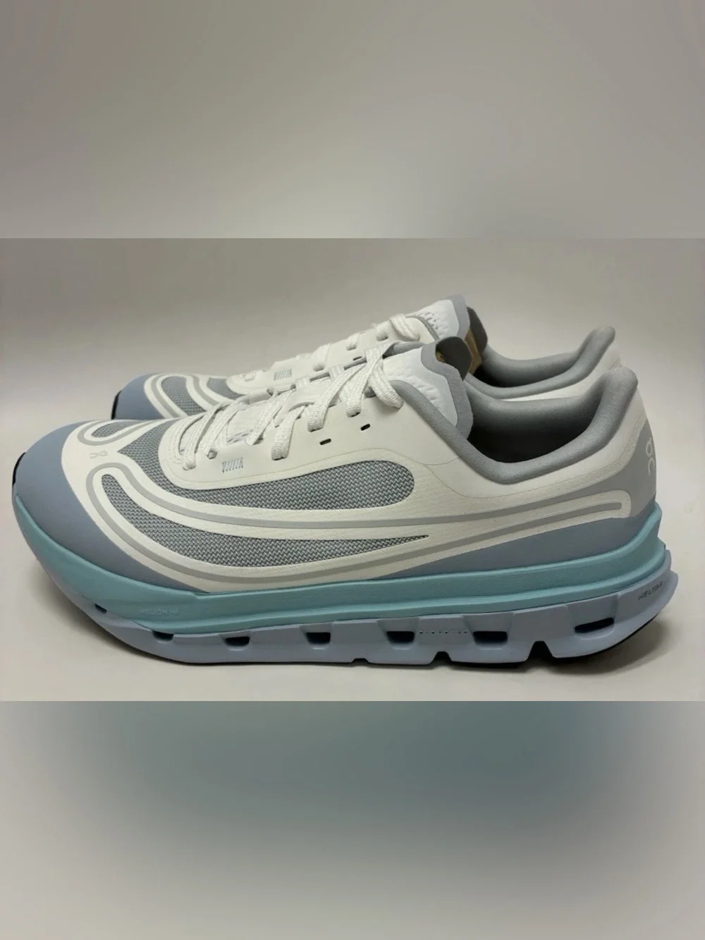Men On cloudflow 5 AD  Men's Sneakers